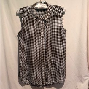 Sleeveless blouse